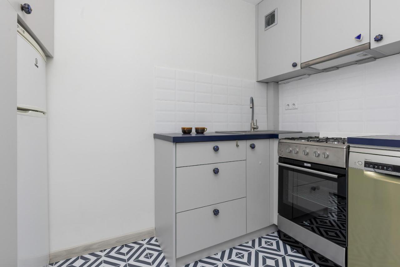 Cozy And Comfortable Wola Apartment By Noclegi Renters وارسو المظهر الخارجي الصورة