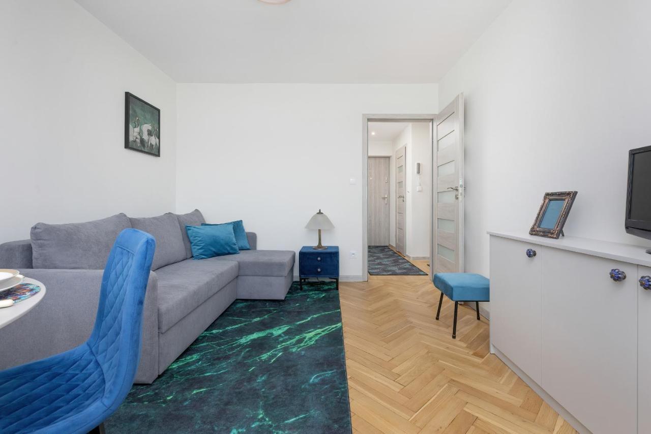 Cozy And Comfortable Wola Apartment By Noclegi Renters وارسو المظهر الخارجي الصورة